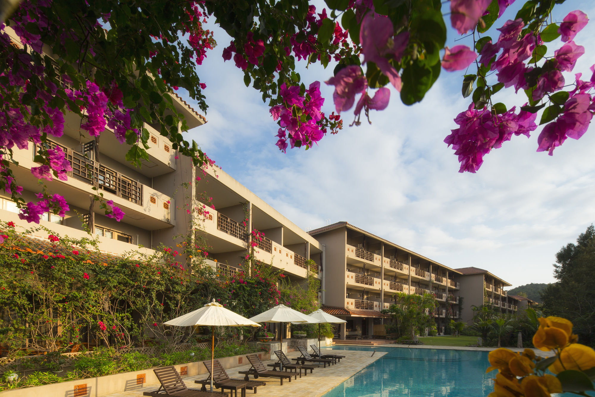 Iriomote Hotel By Hoshino Resorts Urauchi Экстерьер фото