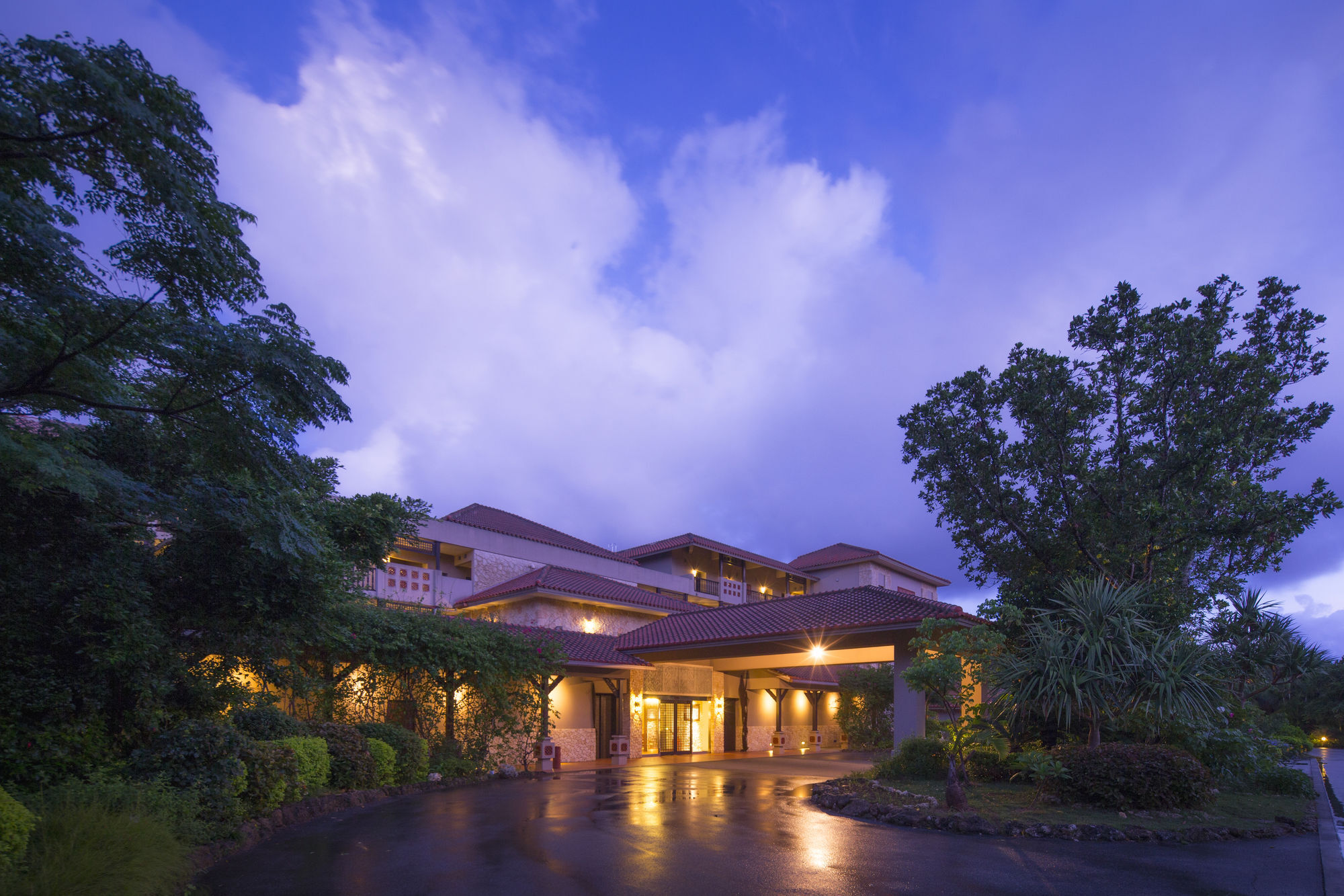 Iriomote Hotel By Hoshino Resorts Urauchi Экстерьер фото